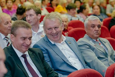 Александр Куниловский поздравил железнодорожников